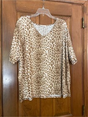 Entro Leopard-Print‎ V-Neck Short Sleeve Soft Cozy Top - Tan, Cream, Size 2X/3X
